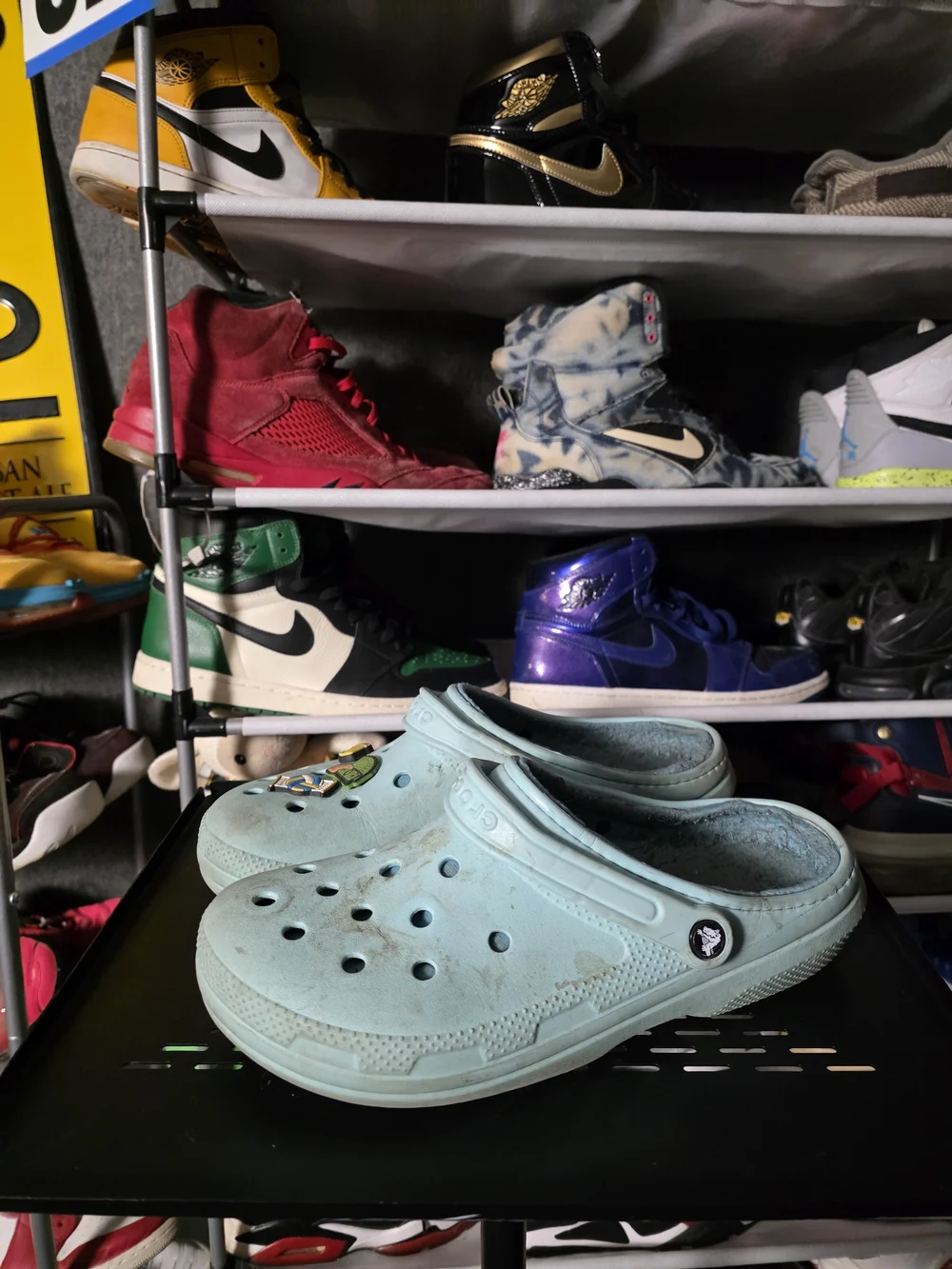 🔥 CROCS Men Size 12 Fur Lined Light Blue Slip-On Clogs with Jibbitz Charms